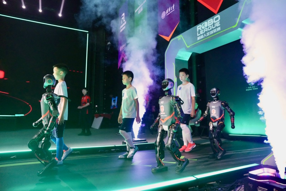 莽铲球被直 莽铲球被直