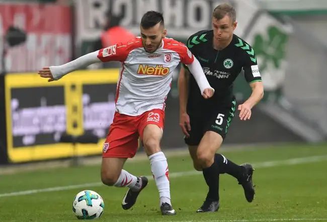 他不得不暂 他不得不暂